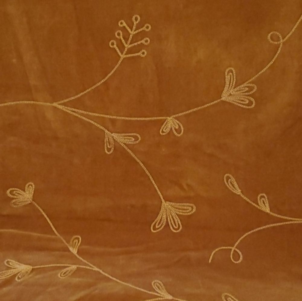 Pottery Barn Velvet Embrodery Table Runner
